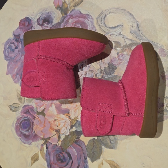 Fuchsia UGG Leather Infant Boots  Size 2/3 Booties Baby Hot Pink Suede Fleece - Picture 2 of 10